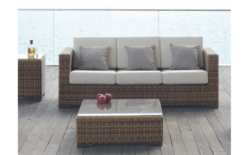 Sofá de tres plazas de jardín modelo Dakar 142 de la firma Arkimueble