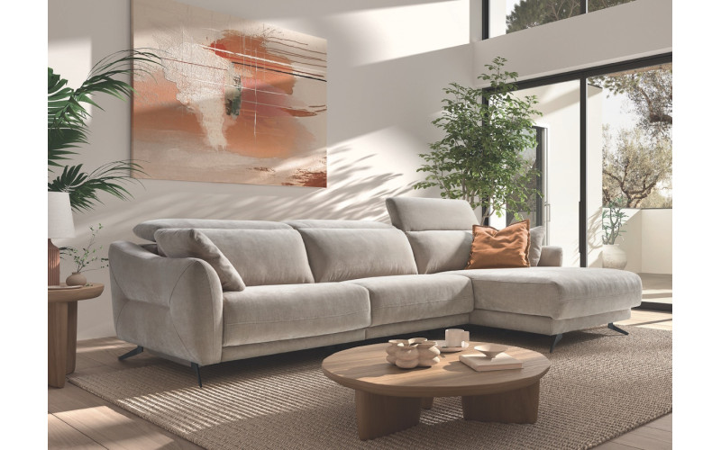 Sofá con chasielongue moderno modelo Alice con asientos de relax eléctricos con diseño minimalista de Pedro Ortiz