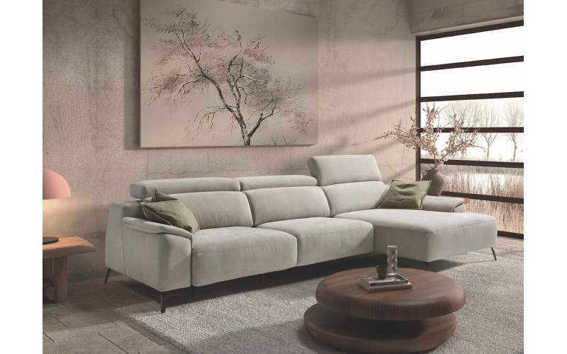 Sofá con chaiselongue moderno modelo Padua con asientos deslizantes de carro con diseño minimalista de Pedro Ortiz