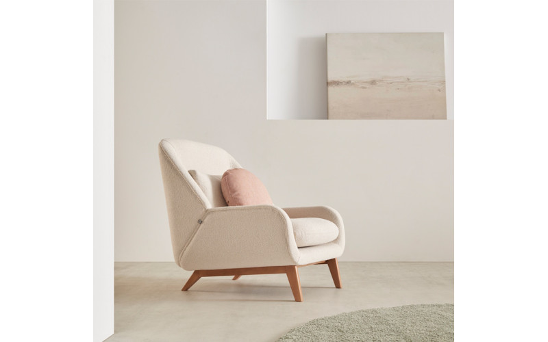 Sillón butaca con diseño moderno modelo Lotus de Reyes Ordoñez
