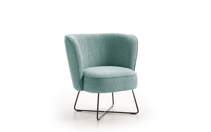 Sillón butaca moderna modelo Jake con diseño minimalista de Reyes Ordoñez