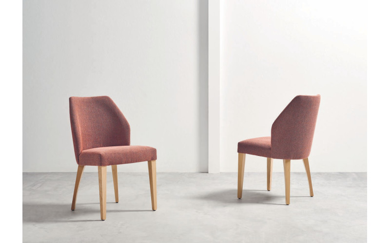 Silla tapizada moderna de comedor modelo Alisa de Funcional Mobiliario Altair