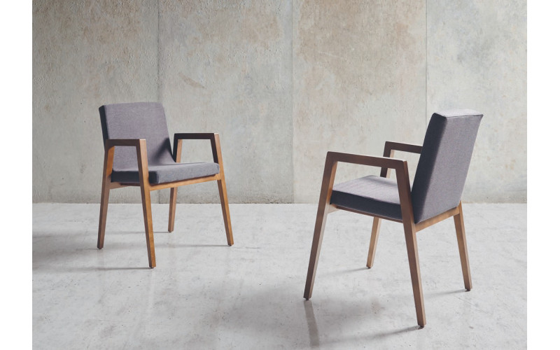 Sillón tapizado moderno de comedor modelo Nilo de Funcional Mobiliario Altair