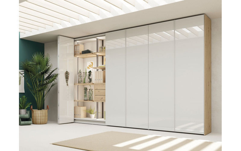 Armario de puertas plegables con diseño moderno de Lagrama adapta 10