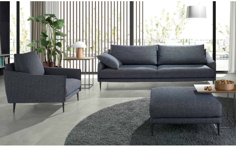 Sofá moderno con asientos fijos con pata alta modelo Paris de Eneas by Xirivella