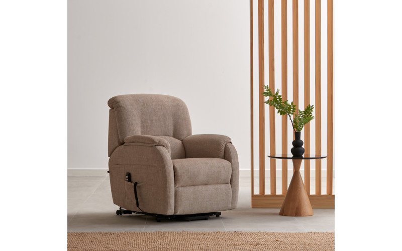 Sillón clásico de relax apertura manual o eléctrica modelo Gravity de Reyes Ordoñez