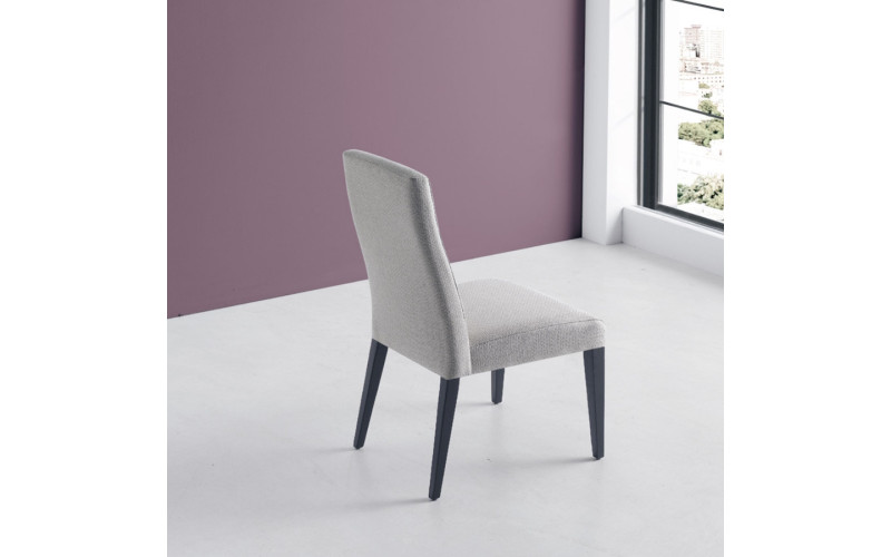 Silla de comedor con diseño moderno modelo Katia de Modesto Navarro