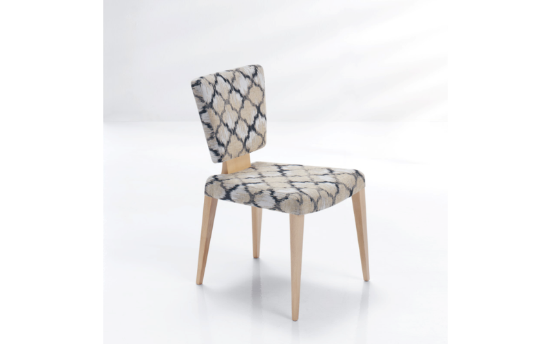 Silla de comedor con diseño moderno modelo Sira de Modesto Navarro