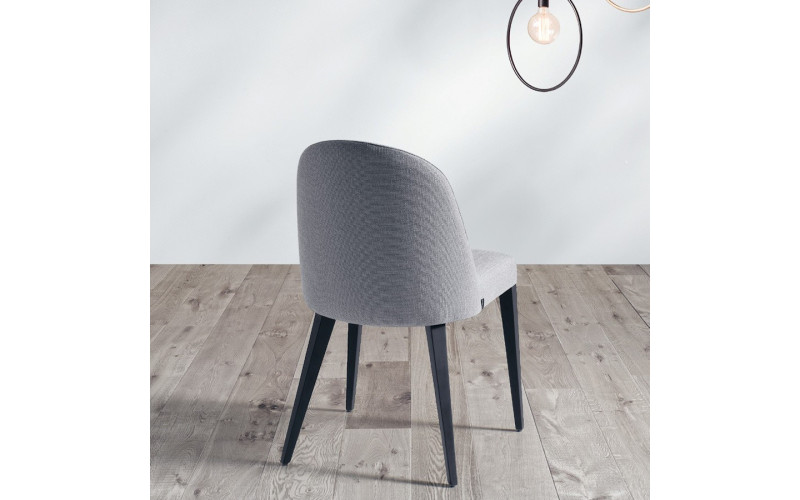 Silla de comedor con diseño moderno modelo Roc de Modesto Navarro