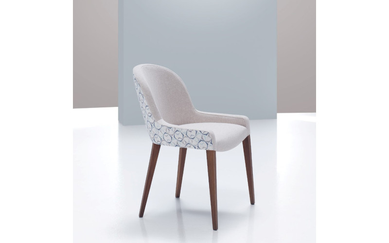 Sillón de comedor con diseño moderno modelo Dalí de Modesto Navarro