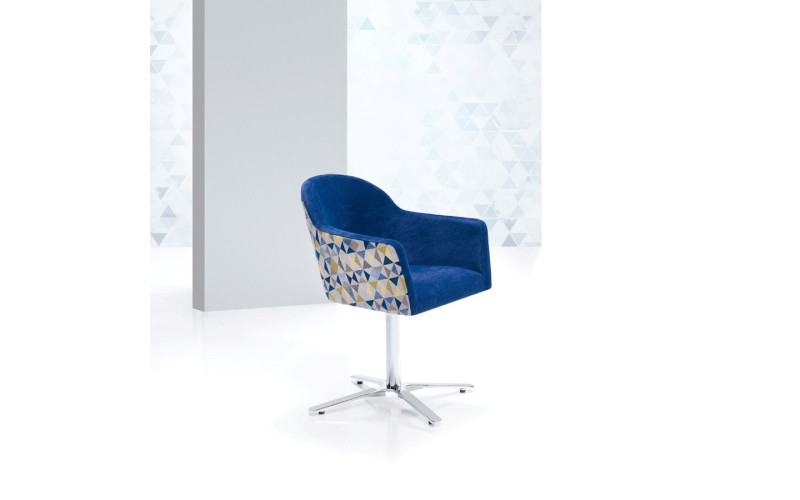 Sillón giratorio de comedor con diseño moderno modelo Zess de Modesto Navarro