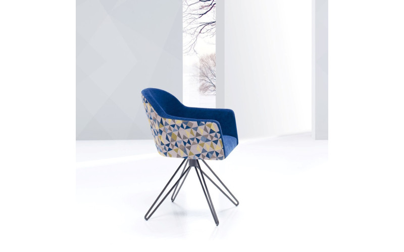 Sillón de comedor con diseño moderno modelo Dori de Modesto Navarro